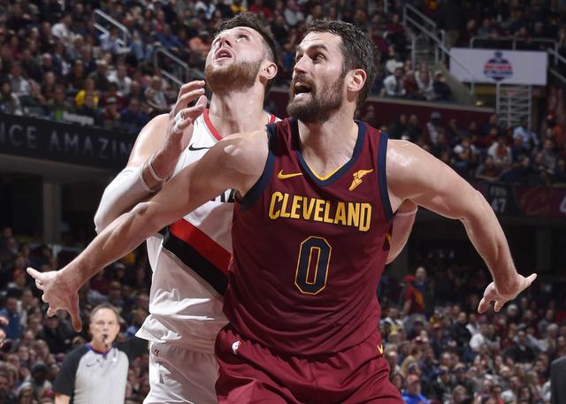 在赛场上拥 在赛场上拥