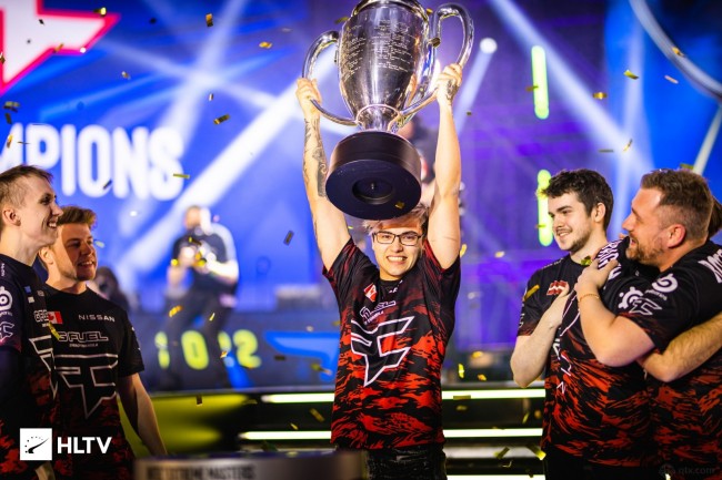 既是舞台也 既是舞台也